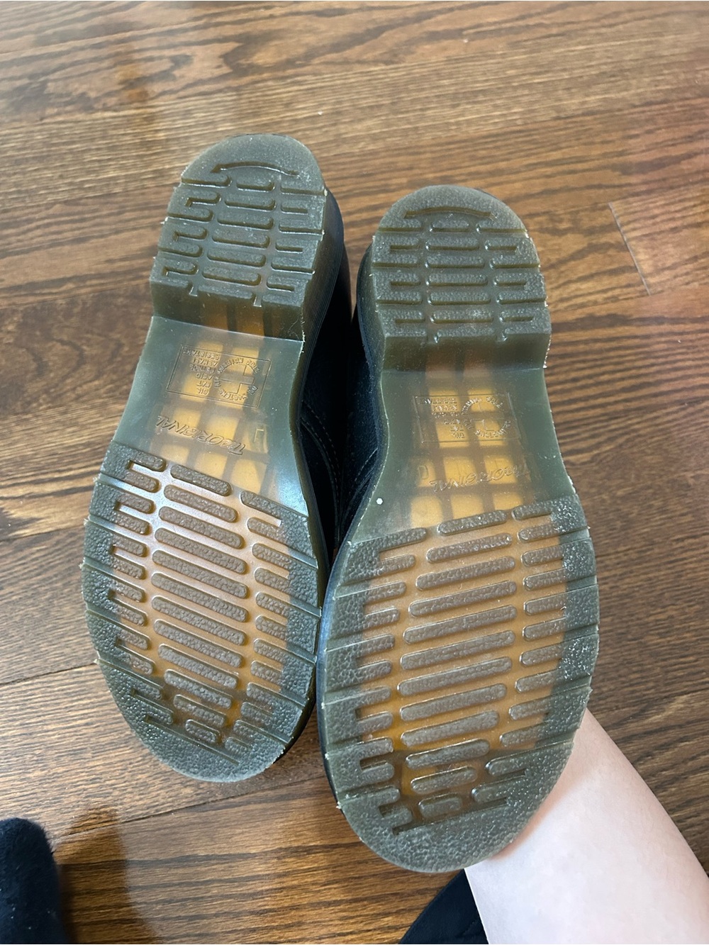Dr. Martens Women’s Oxfords BWNOT - Picture 6 of 6